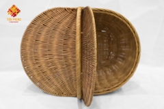 vintage rattan basket for picnic