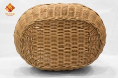 vintage rattan basket for picnic