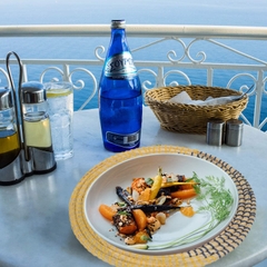 New Design Natural Wicker Seagrass Moon Shaped Wall Hanging Basket and Plate for Decorative Home and Kitchen