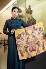 Khăn lụa vuông 65 - Mẫu Bình Yên