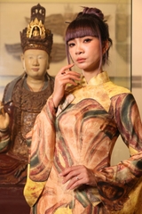 Tấm lụa khổ lớn - Mẫu Bình Yên