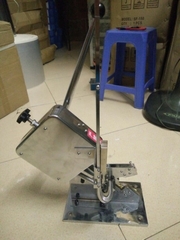 Máy kẹp nhôm ghim đầu xúc xích