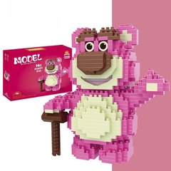 Lego Hình Gấu Dâu Lotso Size 12cm (Thùng 96 cái)