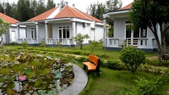 BUNGALOW HƯỚNG VƯỜN