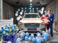 Dịch vụ trang trí lễ bàn giao xe ô tô đẹp tại Cầu Giấy Hà Nội