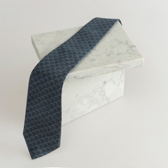 Wave dark grey silk tie