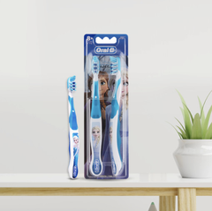 오랄비 스테이지 부드러운 모 칫솔 (여성, 8세 이상/4단계) ORAL B Ban chai danh rang  soft cho be gai tu 8 tuoi