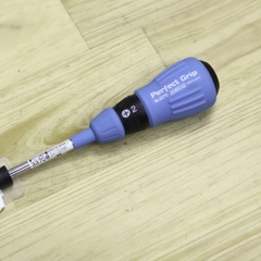 Tua vít 4 cạnh Sunflag No.3370 PH2 cán PerfectGrip 2.0x100mm