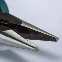 Kìm mỏ nhọn 8inch SATA 70102A