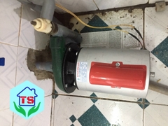 Thợ sủa máy bơm nước