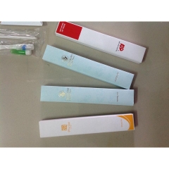 Bàn chải-kem đánh răng có hộp