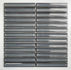 Gạch mosaic que bóng 296x299/20x145 BHTH02128 (xám đậm/bóng/lõm/hạt mè)