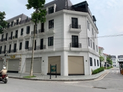 Cho thuê tầng 1,2 căn LKB01 shophouse Embassy Garden kđt Tây Hồ Tây.