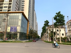 Cho thuê căn góc LKA12 shophouse Embassy Garden kđt Tây Hồ Tây.