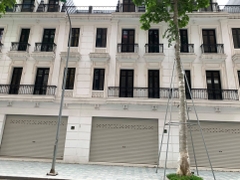 Cần bán căn Shophouse Embassy Garden mặt đường 60m