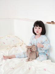 Bộ dài thỏ xám nền xanh
