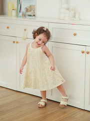 Váy cổ yếm linen hoa nhí hồng nhạt