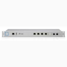 Thiết bị định tuyến UniFi Security Gateway Pro