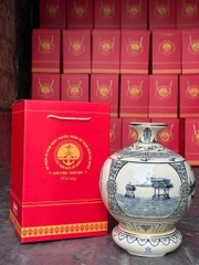 Bình Hút Lộc H25 In Cảnh Gốm Chu Đậu Kẻ Vàng