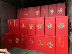 Bình Phú Quý Tứ Cảnh In Chữ Và Logo Đơn Vị Gốm Truyền Thống