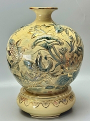 Bình Hút Lộc Cửu Ngư Hoa Sen Cao 55cm Khắc Nổi Gốm Vẽ Vàng