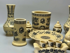 SET Đồ Thờ Cho Ban Thờ 1,53m Hoạ Tiết Rồng Trầu Gốm Chu Đậu Truyền Thống