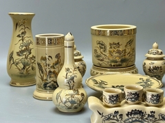 Bộ Đồ Thờ Cho Ban 1,53m Hoạ Tiết Sen Gốm Chu Đậu Vẽ Vàng 24K