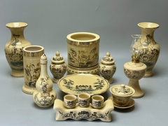 Bộ Đồ Thờ Cho Ban 1,57m Hoạ Tiết Sen Vẽ Vàng Gốm Chu Đậu