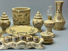 Bộ Đồ Thờ Hoạ Tiết Hoa Sen Cho Ban 1,57m Gốm Chu Đậu Vẽ Vàng