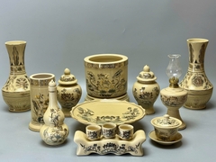 Bộ Đồ Thờ Hoa Sen Cho Ban 1,27m đến 1,57m Gốm Chu Đậu Vẽ Vàng