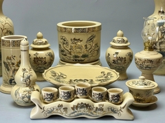 Bộ Đồ Thờ Hoạ Tiết Sen Cho Ban Thờ 1,57m - 1,75m Gốm Chu Đậu Vẽ Vàng