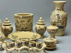 Bộ Đồ Thờ Hoạ Tiết Sen Cho Ban Thờ 1,57m - 1,75m Gốm Chu Đậu Vẽ Vàng