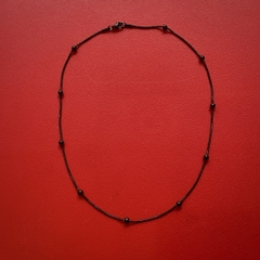 Vòng cổ bi màu đen
