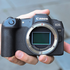 Máy ảnh Canon EOS R8 Body