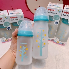 Bình sữa thủy tinh silicone cây xanh Pigeon 160ml & 240ml