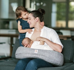 Gối cho bé bú Ergobaby Pillow Xám chính hãng