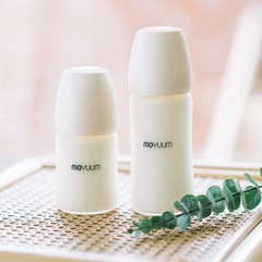 Bình sữa Thủy tinh tráng silicon Moyuum - 240ml - Kèm núm 2