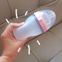 Bình sữa silicone Comotomo 250ml màu hồng cho bé từ 3M+