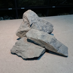 Đá Trầm Tích Đen - Vàng - Tổng Hợp