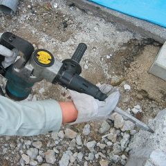 Máy Đục Bê Tông MAKITA HM0810A