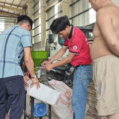 Máy xay xát lúa gạo UN 6N40