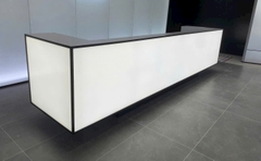 Quầy lễ tân đá xuyên sáng solid surface Korean