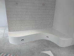 Đá nhân tạo solid surface ốp bệ cầu thang trong nhà