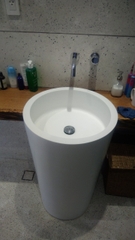 đá nhân tạo solid surface ốp lavabo đứng