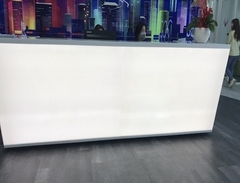 Đá nhân tạo solid surface  xuyên sáng ốp Quầy lễ tân