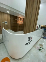 Đá solid surface ốp quầy lễ tân