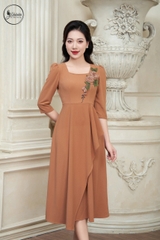 Váy thuê hoa ngực màu nâu nhạt