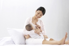 Tại sao sữa mẹ là nguồn dinh dưỡng tốt nhất cho trẻ sơ sinh?