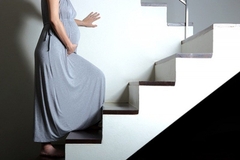 Mang thai leo cầu thang nhiều có ổn không?