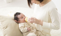 Kinh nghiệm chọn sữa cho trẻ sơ sinh đầy đủ nhất bố mẹ nên biết